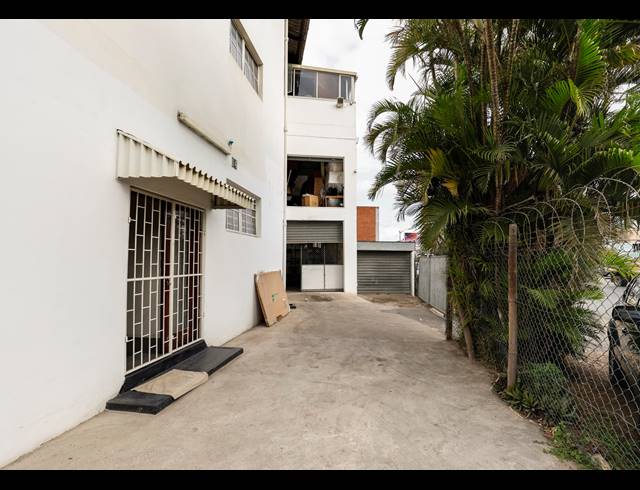 719M² WAREHOUSE FOR SALE IN SPRINGFIELD PARK